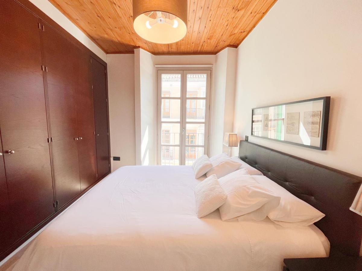 Homely Malaga Carreteria Con Piscina Экстерьер фото