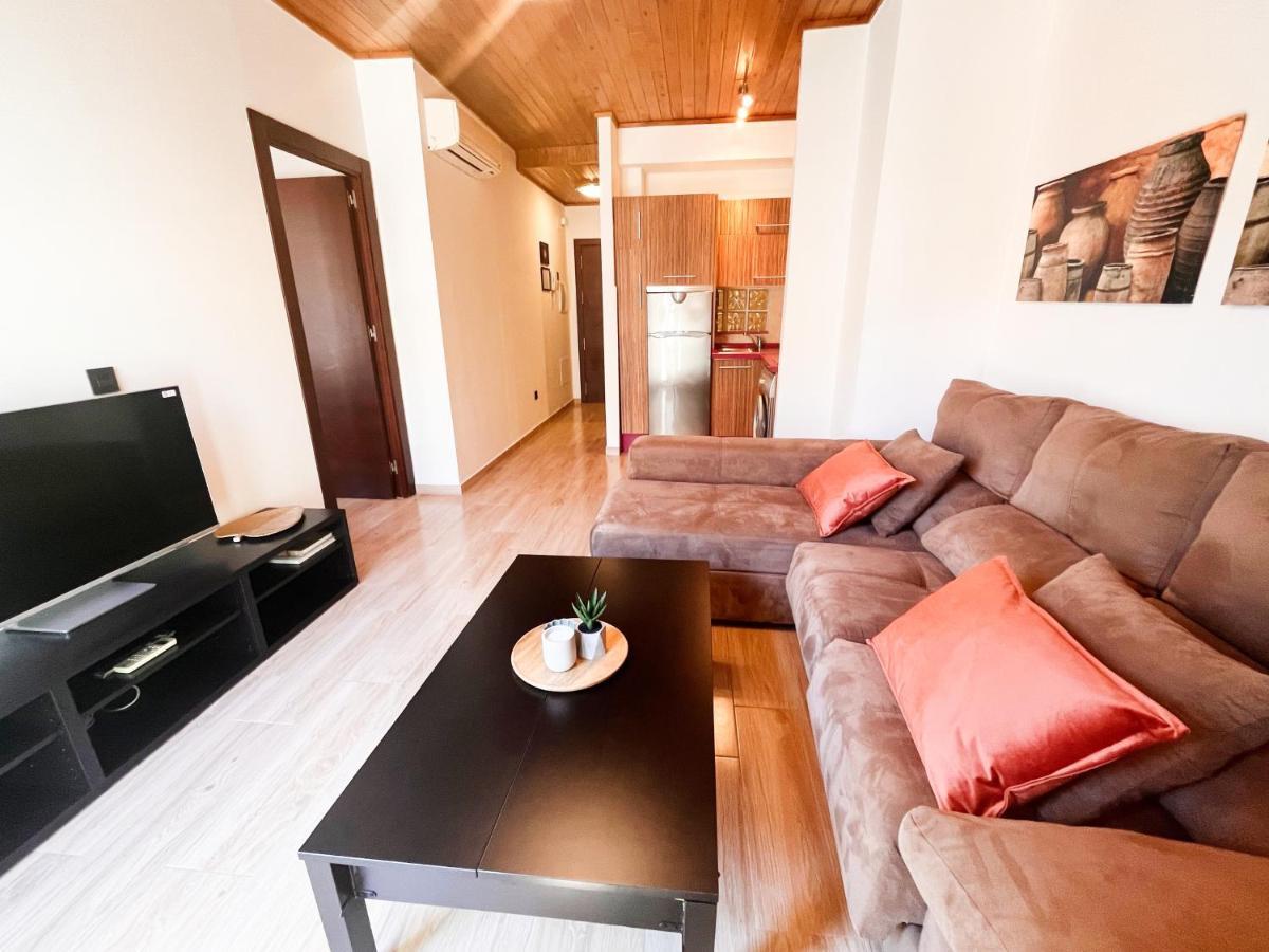 Homely Malaga Carreteria Con Piscina Экстерьер фото