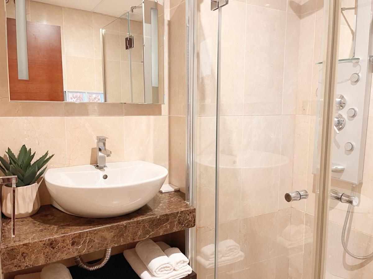 Homely Malaga Carreteria Con Piscina Экстерьер фото