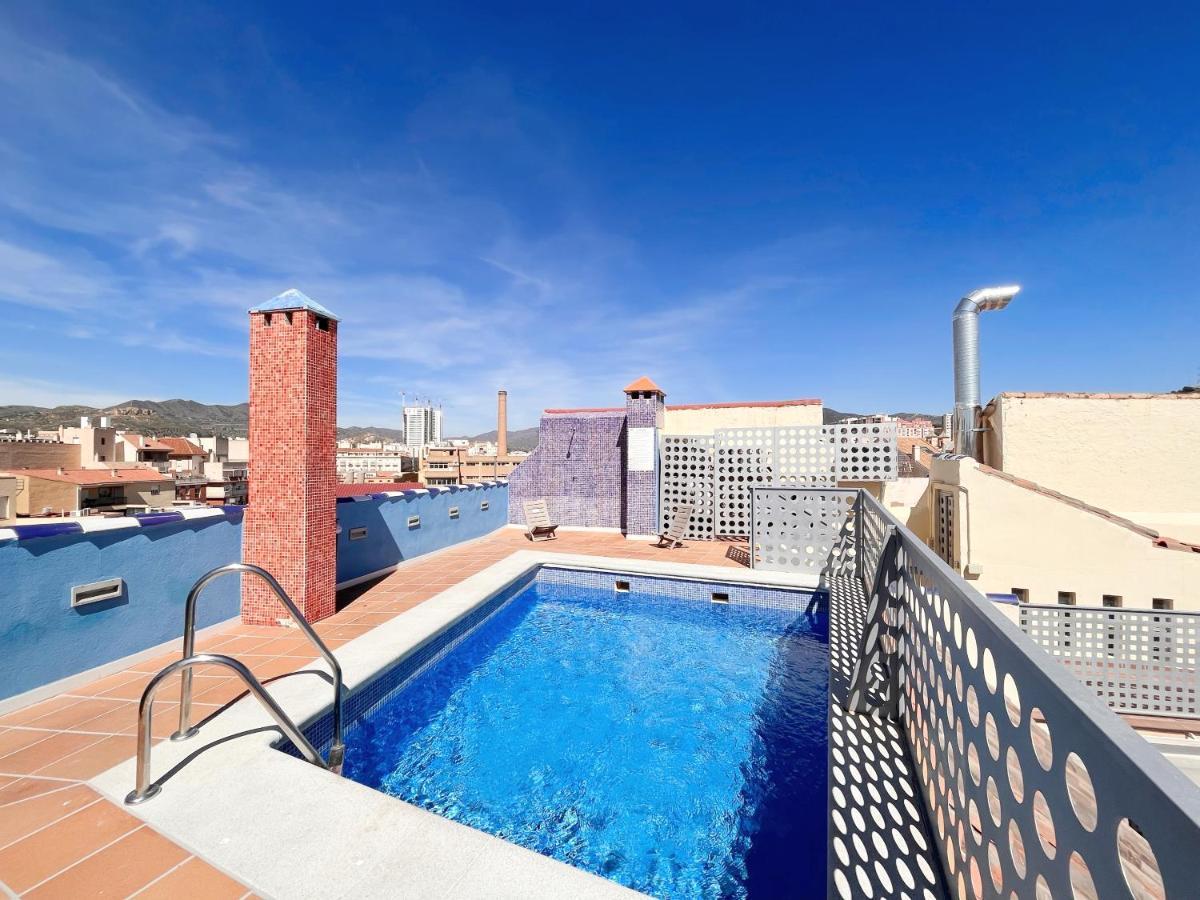 Homely Malaga Carreteria Con Piscina Экстерьер фото